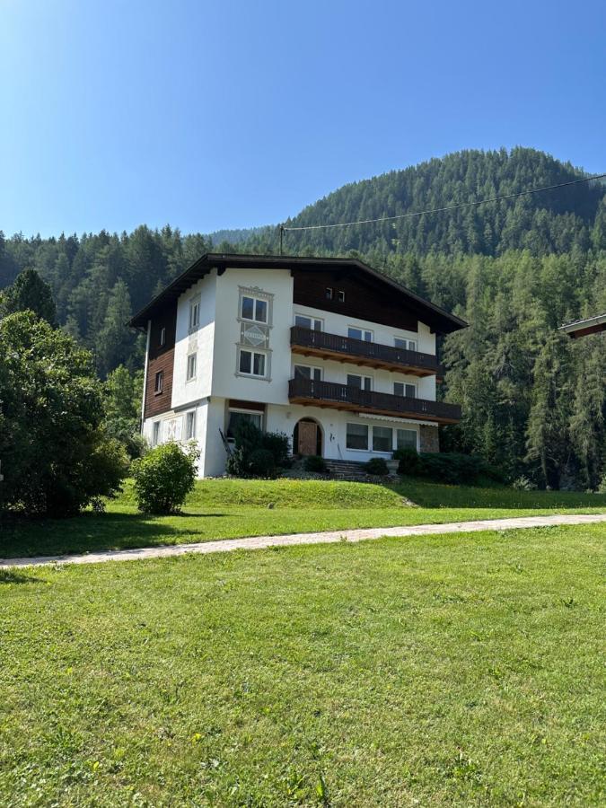 Haus Olympia Lägenhet Pfunds Exteriör bild